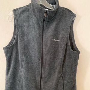 Columbia size large vest preowned